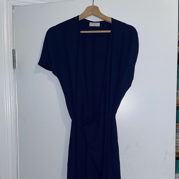 Aritzia Babaton Wallace Wrap Dress in Navy Blue - Picture 4 of 5